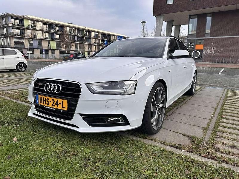 Gebruikt 2013 Audi A4 S-Line Stationwagen | € 15.300 - Afbeelding 1/4