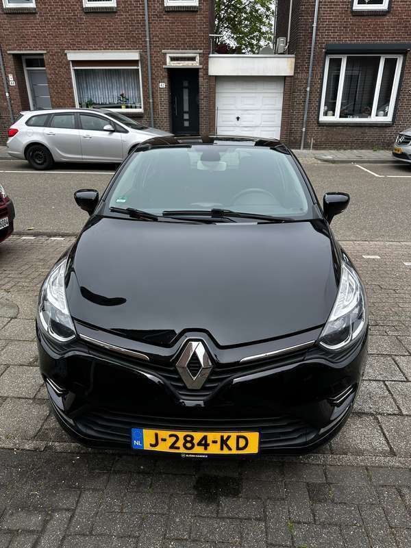 Zwart Gebruikt 2017 Renault Clio IV LIMITED Hatchback | € 8.999 (Eerlijke prijs) - Afbeelding 1/4