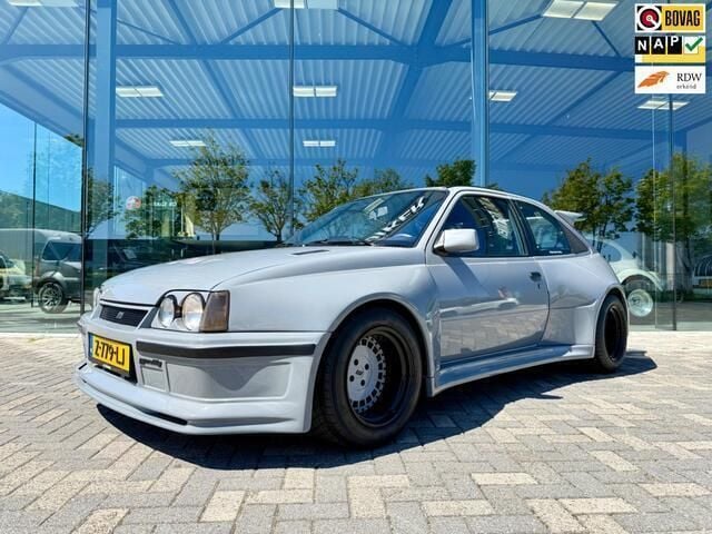 Grijs Gebruikt 1990 Opel Kadett Hatchback | € 35.000 - Afbeelding 1/4