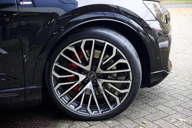 Nieuw Audi Q8 Competition 489 PK (359 kW) 2025 Zwart SUV