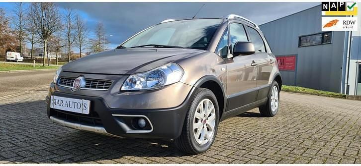 Bruin Occasion 2010 Fiat Sedici SUV | € 5.250 (Eerlijke prijs) - Afbeelding 1/4