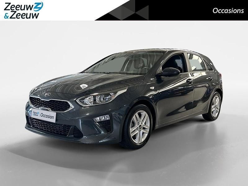 Dark penta metal metallic (h8g) Gebruikt 2022 Kia Ceed Hatchback | € 18.945 (Eerlijke prijs) - Afbeelding 1/4