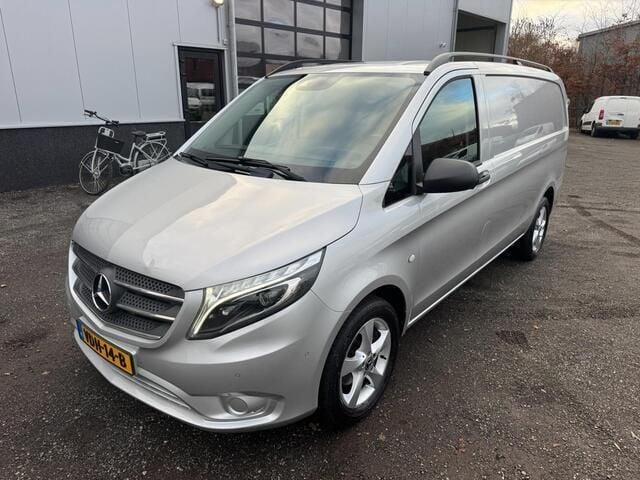 Grijs Gebruikt 2019 Mercedes Vito MPV | € 16.950 (Super prijs) - Afbeelding 1/4