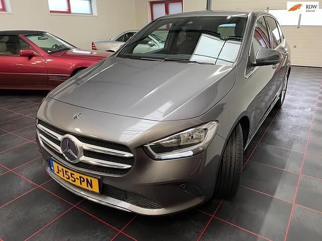 Occasion Mercedes B180 Premium Plus 136 PK (100 kW) 2019 Grijs MPV