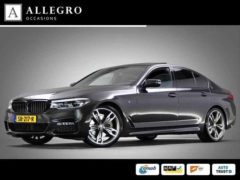 Grijs, metallic lak Occasion 2018 BMW 520 Executive Sedan | € 31.945 (Duur) - Afbeelding 1/4