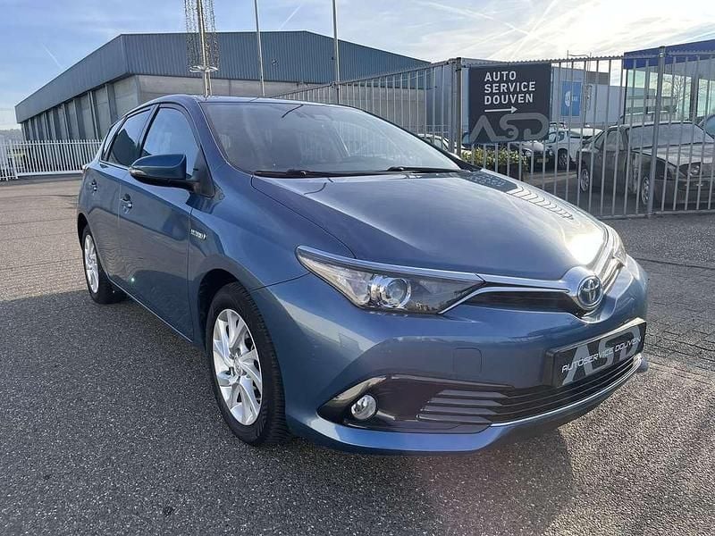 Occasion Toyota Auris Hybrid 136 PK (100 kW) 2017 Sedan