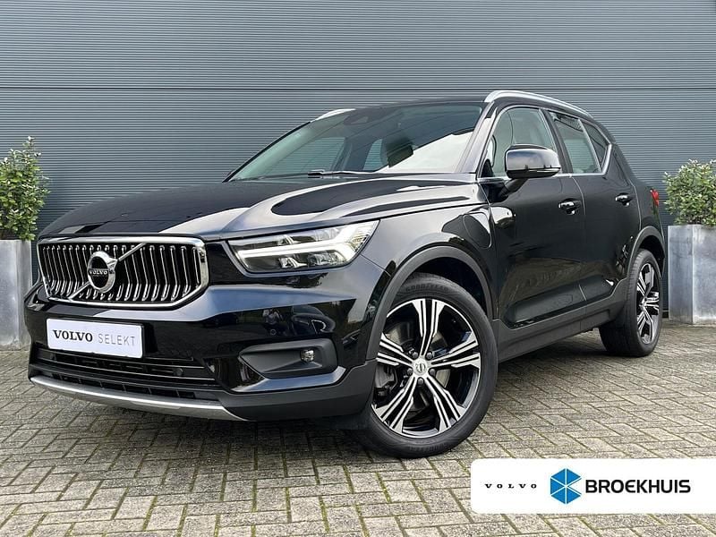 Zwart Gebruikt 2021 Volvo XC40 Inscription SUV | € 27.900 (Goede deal) - Afbeelding 1/4