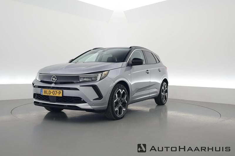 Grijs Gebruikt 2024 Opel Grandland X Ultimate SUV | € 29.950 (Goede deal) - Afbeelding 1/3