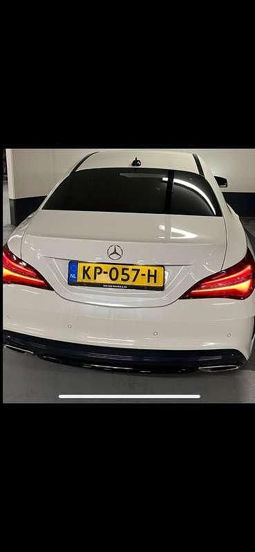 Wit Occasion 2016 Mercedes CLA180 AMG Sedan | € 15.350 (Eerlijke prijs) - Afbeelding 1/4
