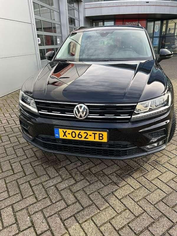Zwart Gebruikt 2020 VW Tiguan Highline SUV | € 26.750 (Super prijs) - Afbeelding 1/4