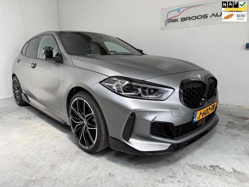 Grijs Gebruikt 2020 BMW M135 Executive Hatchback | € 32.995 (Eerlijke prijs) - Afbeelding 1/4