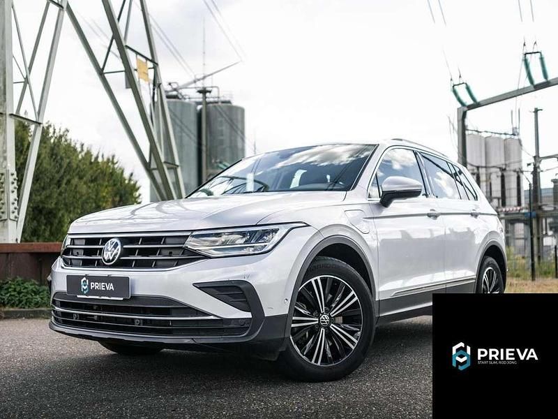 Zilver Gebruikt 2021 VW Tiguan Business+ SUV | € 26.995 - Afbeelding 1/4