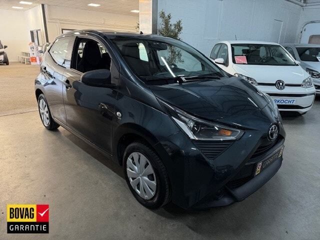 Grijs Gebruikt 2019 Toyota Aygo Hatchback | € 7.950 (Goede deal) - Afbeelding 1/4