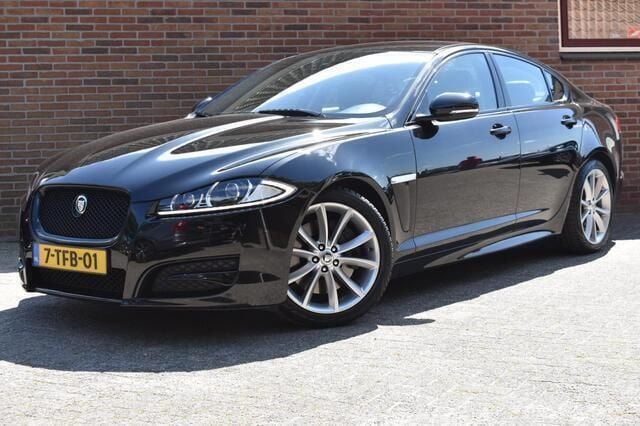 Zwart Gebruikt 2014 Jaguar XF Sedan | € 19.949 (Iets duurder) - Afbeelding 1/4