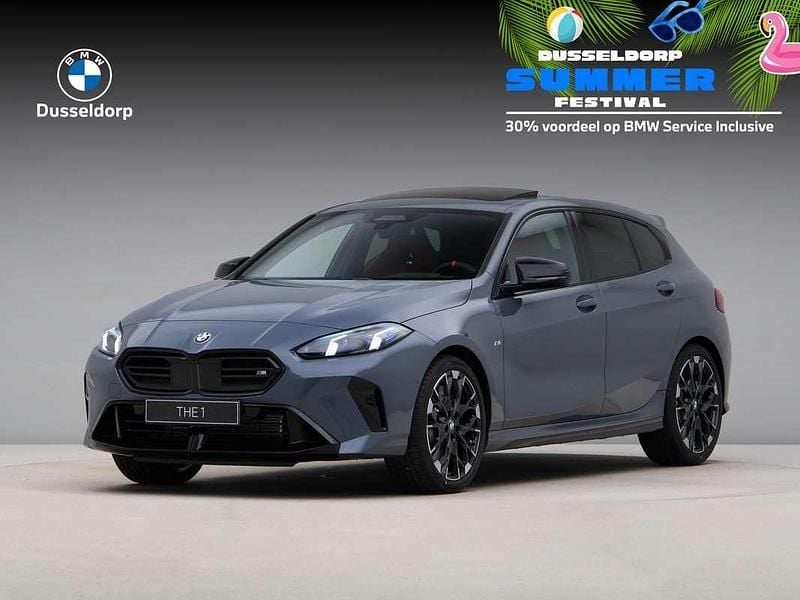 Grijs Nieuw 2025 BMW M135 Performance Hatchback | € 96.781 - Afbeelding 1/4