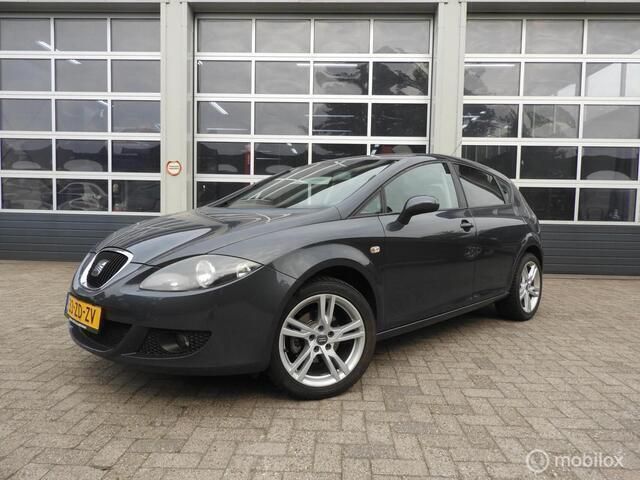 Grijs Gebruikt 2008 Seat Leon Sport Hatchback | € 4.999 (Iets duurder) - Afbeelding 1/4