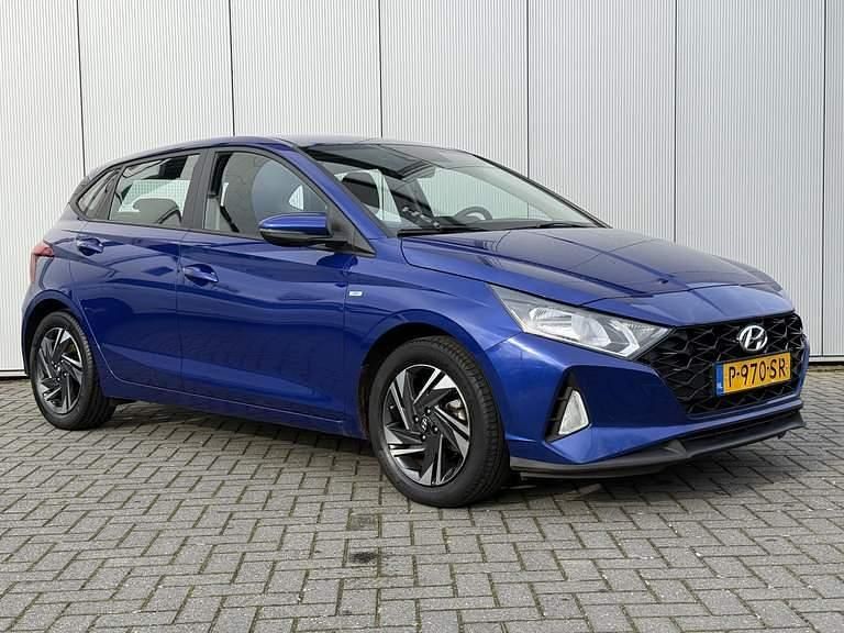 Occasion Hyundai i20 Comfort 101 PK (74 kW) 2022 Intense blue pearl (yp5) Hatchback