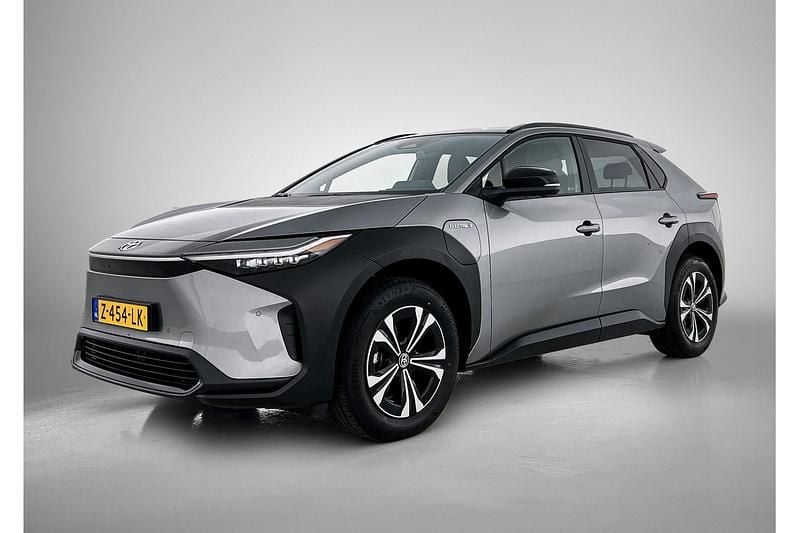 Grijs Gebruikt 2024 Toyota bZ4X SUV | € 37.900 (Eerlijke prijs) - Afbeelding 1/1