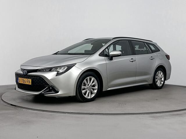 Grijs Occasion 2023 Toyota Corolla Active Stationwagen | € 26.925 (Super prijs) - Afbeelding 1/4