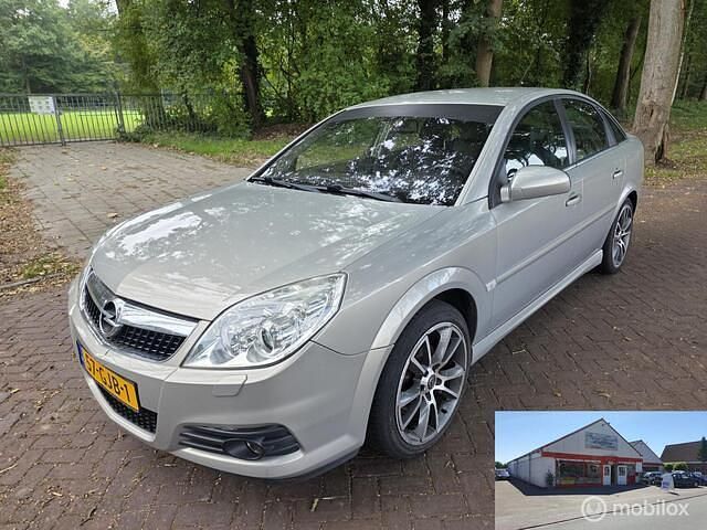 Grijs Gebruikt 2008 Opel Vectra GTS Executive Hatchback | € 1.699 (Goede deal) - Afbeelding 1/4