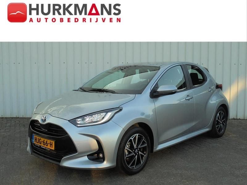 Grijs Gebruikt 2024 Toyota Yaris Hybrid Hatchback | € 22.898 (Goede deal) - Afbeelding 1/4