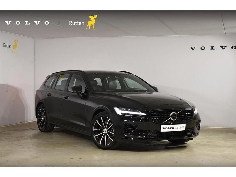 Zwart Gebruikt 2025 Volvo V60 Plus Stationwagen | € 48.840 (Eerlijke prijs) - Afbeelding 1/4