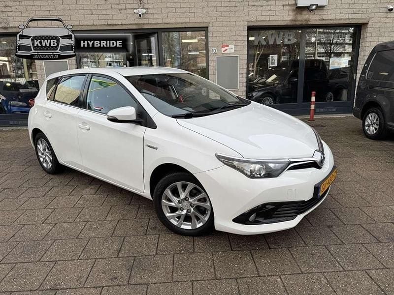Occasion Toyota Auris Hybrid 99 PK (72 kW) 2015 Wit Hatchback