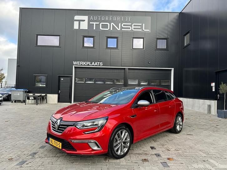 Rood Gebruikt 2017 Renault Mégane GT Line GT-Line Stationwagen | € 10.450 (Eerlijke prijs) - Afbeelding 1/4