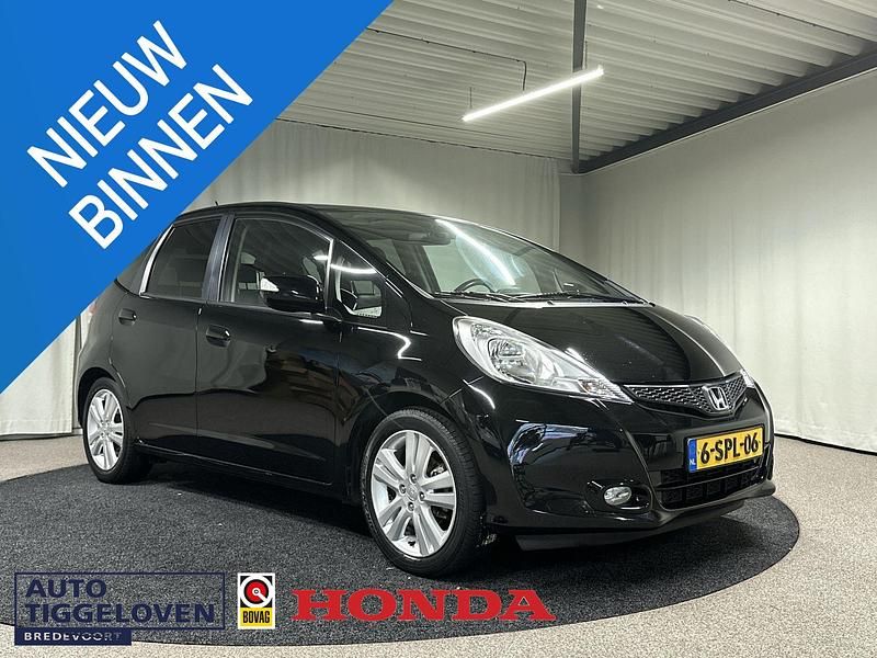Zwart Gebruikt 2013 Honda Jazz Exclusive Hatchback | € 9.800 (Iets duurder) - Afbeelding 1/4