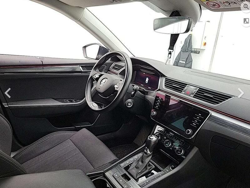 Occasion Skoda Superb Business Line 218 PK (160 kW) 2022 Grijs Stationwagen