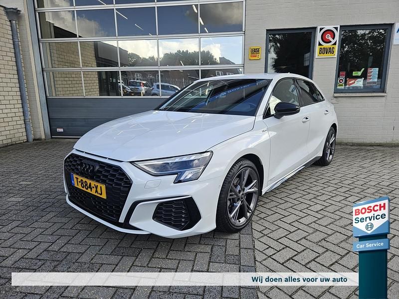 Wit Gebruikt 2023 Audi A3 Sportback e-tron Hatchback | € 28.950 - Afbeelding 1/4