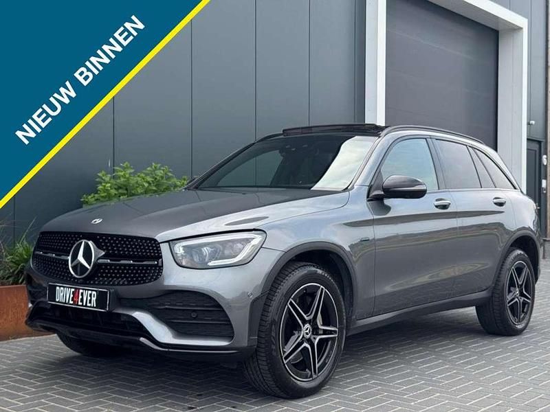 Grijs Gebruikt 2021 Mercedes GLC300 AMG SUV | € 37.995 (Goede deal) - Afbeelding 1/4