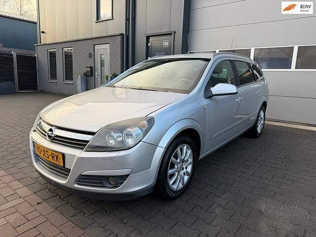 Grijs (metallic) Occasion 2007 Opel Astra Stationwagen | € 2.995 (Goede deal) - Afbeelding 1/4
