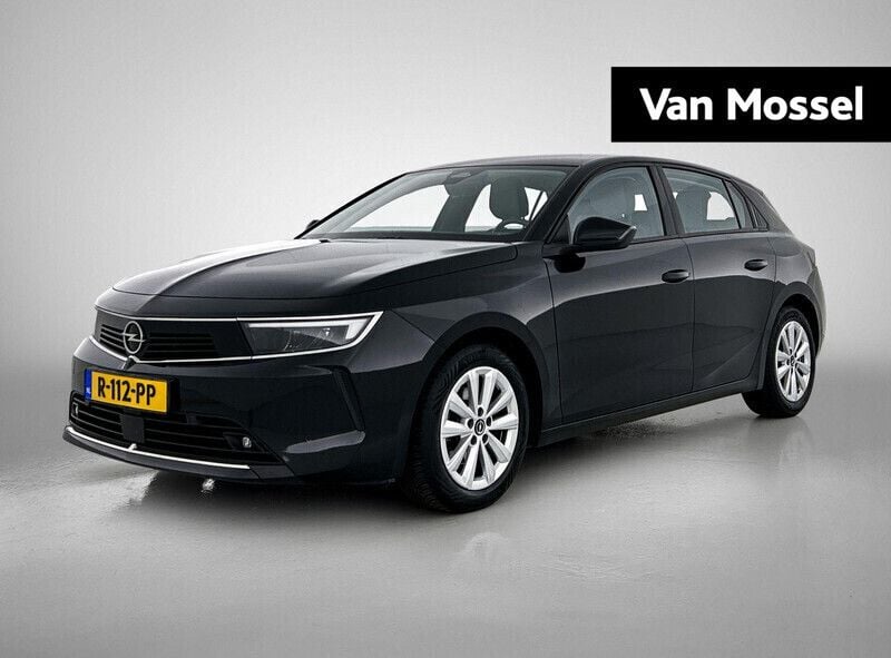 Zwart Gebruikt 2022 Opel Astra Edition Hatchback | € 17.940 (Eerlijke prijs) - Afbeelding 1/4