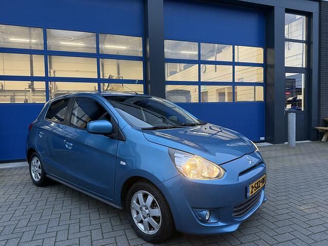 Blauw Occasion 2013 Mitsubishi Space Star Intense Hatchback | € 5.250 (Eerlijke prijs) - Afbeelding 1/4