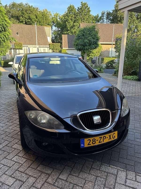 Zwart Gebruikt 2008 Seat Leon Sport MPV | € 4.500 (Eerlijke prijs) - Afbeelding 1/4