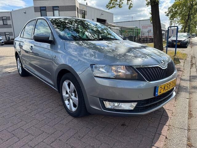 Grijs Gebruikt 2014 Skoda Rapid Business Line Hatchback | € 4.950 (Goede deal) - Afbeelding 1/4