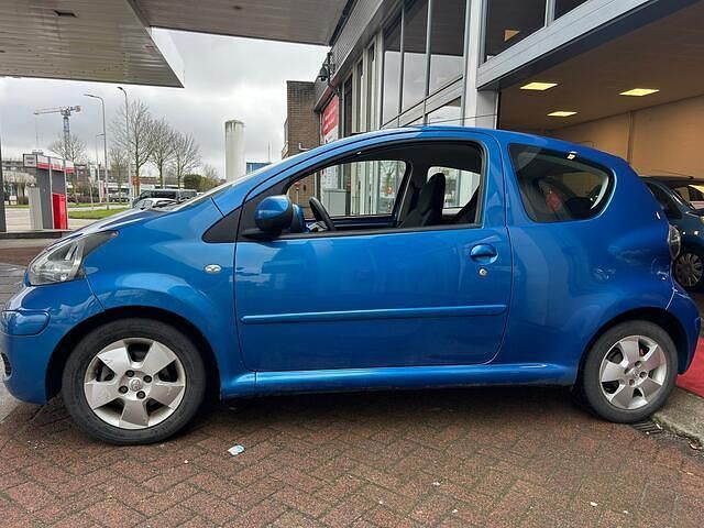 Occasion Toyota Aygo Comfort 68 PK (50 kW) 2009 Blauw (metallic) Hatchback