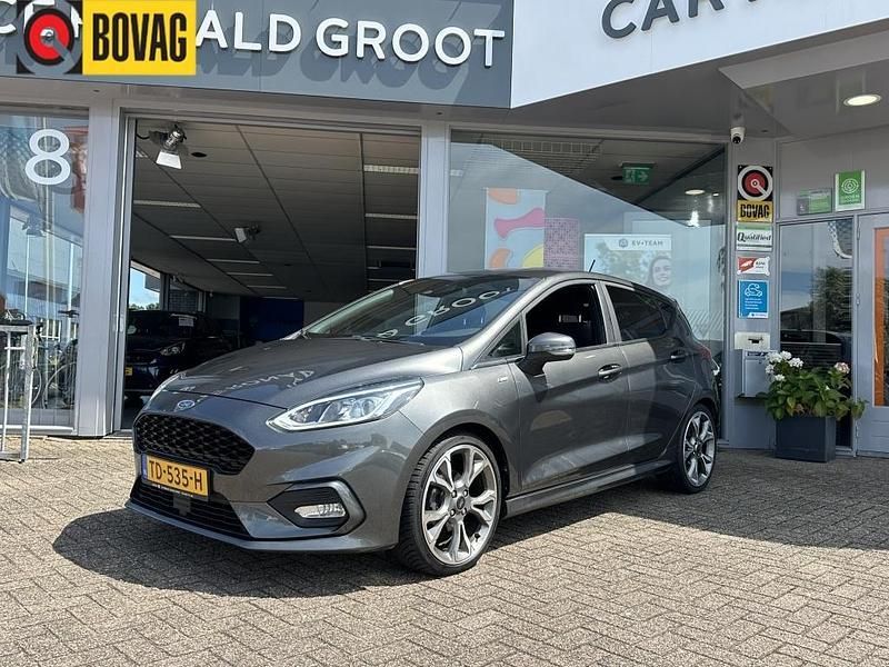 Grijs Gebruikt 2018 Ford Fiesta ST-Line Hatchback | € 11.894 (Eerlijke prijs) - Afbeelding 1/4