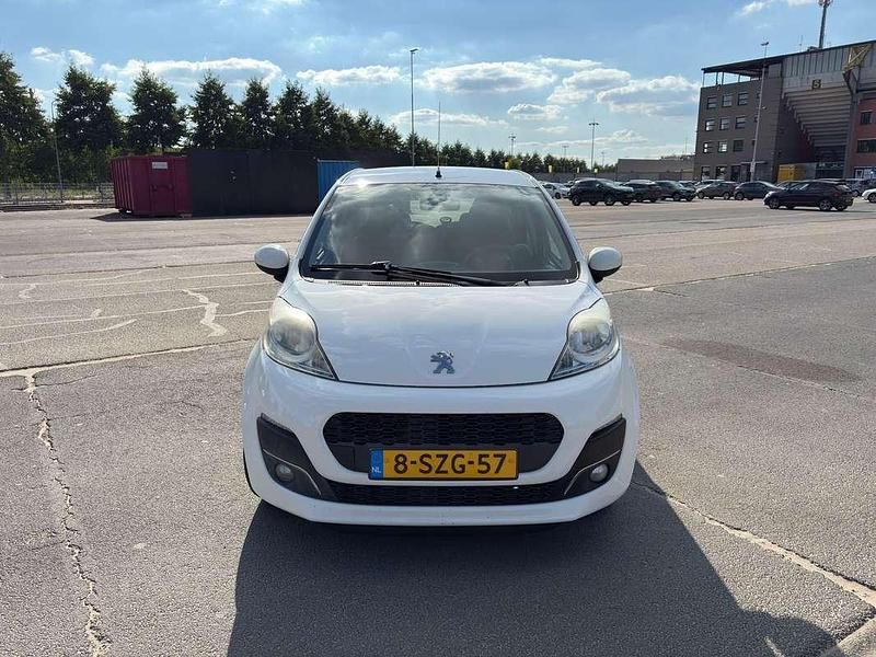 Wit Gebruikt 2014 Peugeot 107 Active Hatchback | € 5.000 (Eerlijke prijs) - Afbeelding 1/4