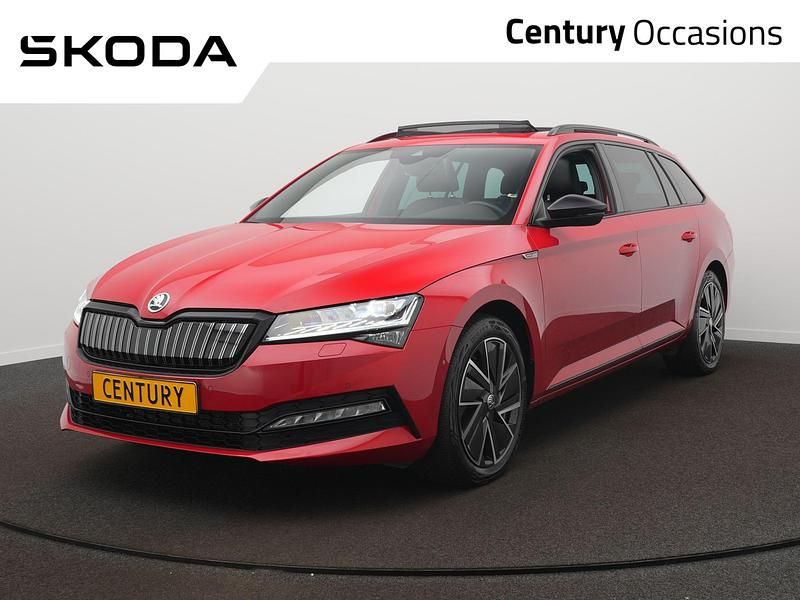 Rood Gebruikt 2023 Skoda Superb Business Line Stationwagen | € 32.900 (Goede deal) - Afbeelding 1/4