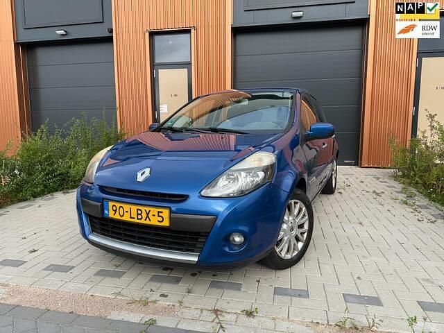 Blauw Gebruikt 2010 Renault Clio II Dynamique Hatchback | € 2.499 (Eerlijke prijs) - Afbeelding 1/4