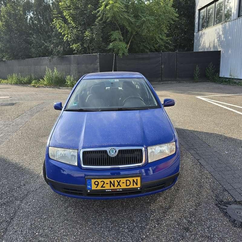Blauw Gebruikt 2004 Skoda Fabia Hatchback | € 3.150 (Iets duurder) - Afbeelding 1/4