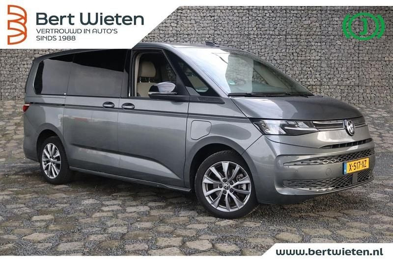 Grijs Gebruikt 2024 VW Transporter Van | € 51.245 - Afbeelding 1/3
