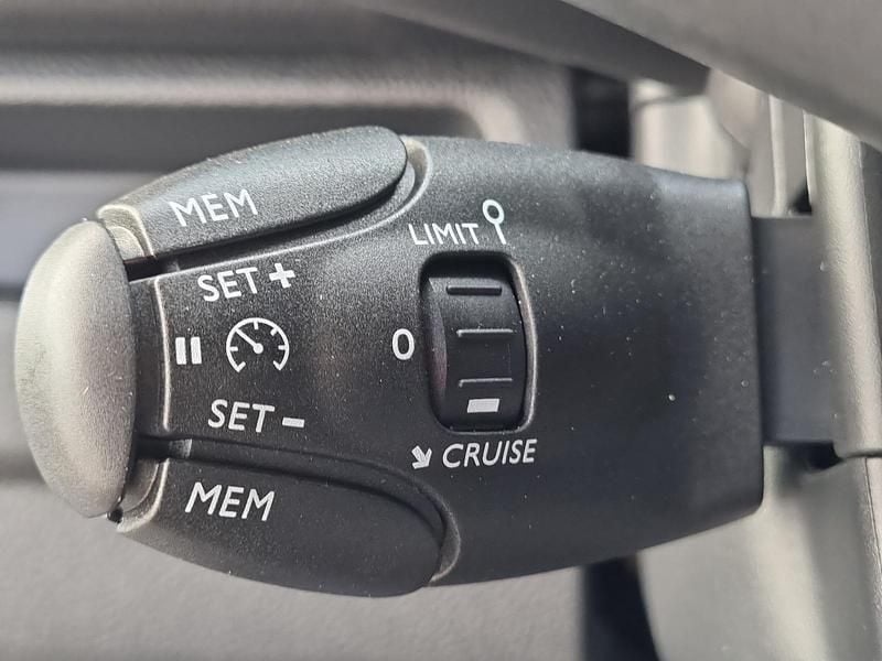 Occasion Toyota Proace Live 102 PK (75 kW) 2023 Wit MPV