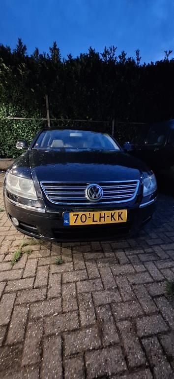 Gebruikt 2003 VW Phaeton Sedan | € 2.850 - Afbeelding 1/4