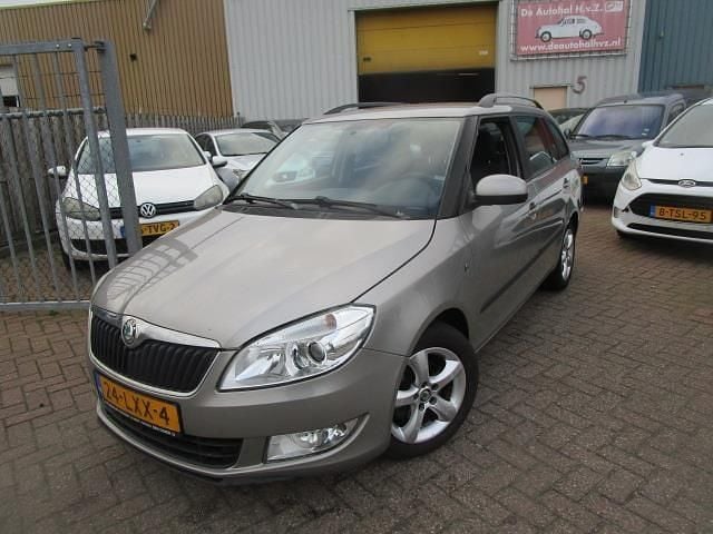 Beige Gebruikt 2010 Skoda Fabia GreenLine Stationwagen | € 1.650 (Eerlijke prijs) - Afbeelding 1/4