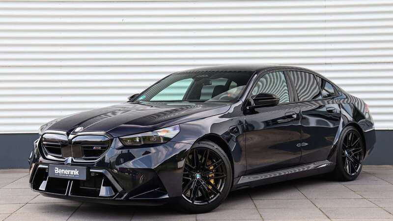 Zwart, metallic lak Gebruikt 2025 BMW M5 Comfort Edition Sedan | € 167.950 - Afbeelding 1/4