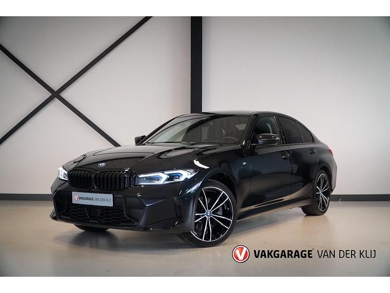 Zwart Gebruikt 2025 BMW 330 M Sport Sedan | € 48.950 (Eerlijke prijs) - Afbeelding 1/4