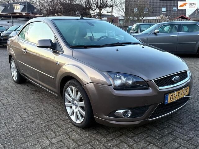 Bruin Gebruikt 2007 Ford Focus Cabriolet Titanium Cabriolet | € 4.599 (Eerlijke prijs) - Afbeelding 1/4
